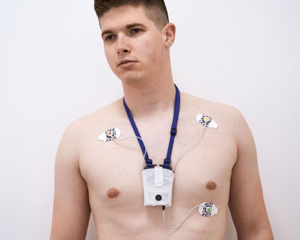 Patient with ECG holter monitor