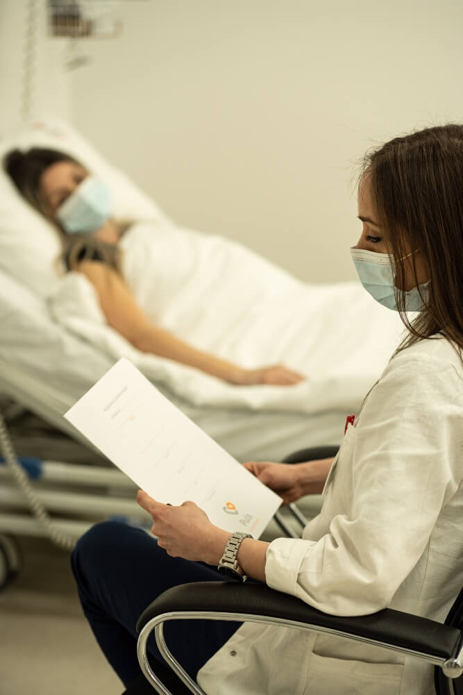 A female patient with symptoms of a silent heart attack